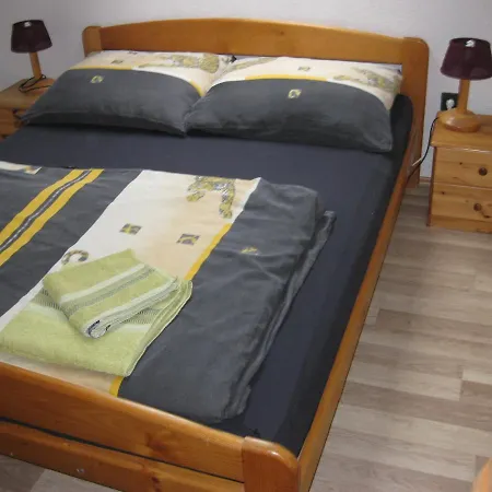 Rent A Scooter Vendeghaz 民宿 扎马迪