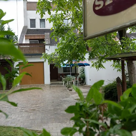 Privatunterkunft Rent A Scooter Zamárdi