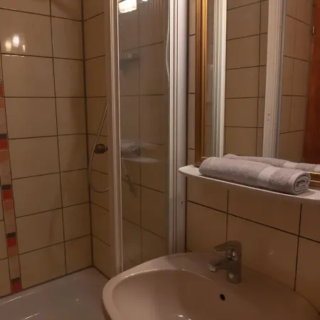 Rent A Scooter Vendeghaz * Замарди